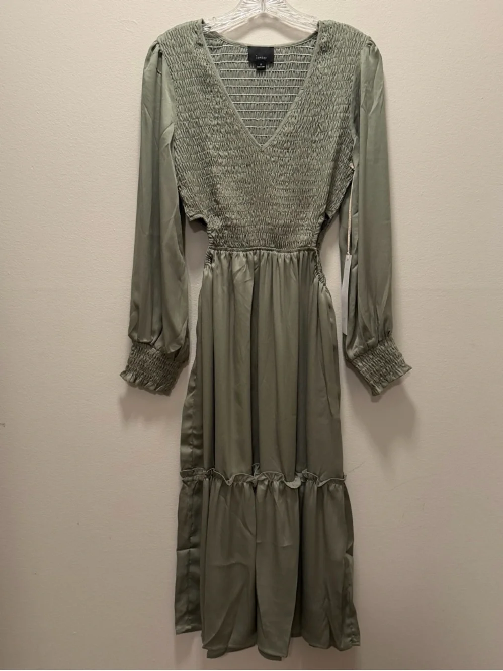 NWT Lumiere Olive Green Maxi Dress Smocked Bodice Side Cut-Out Tiered VNeck Med - Picture 2 of 12
